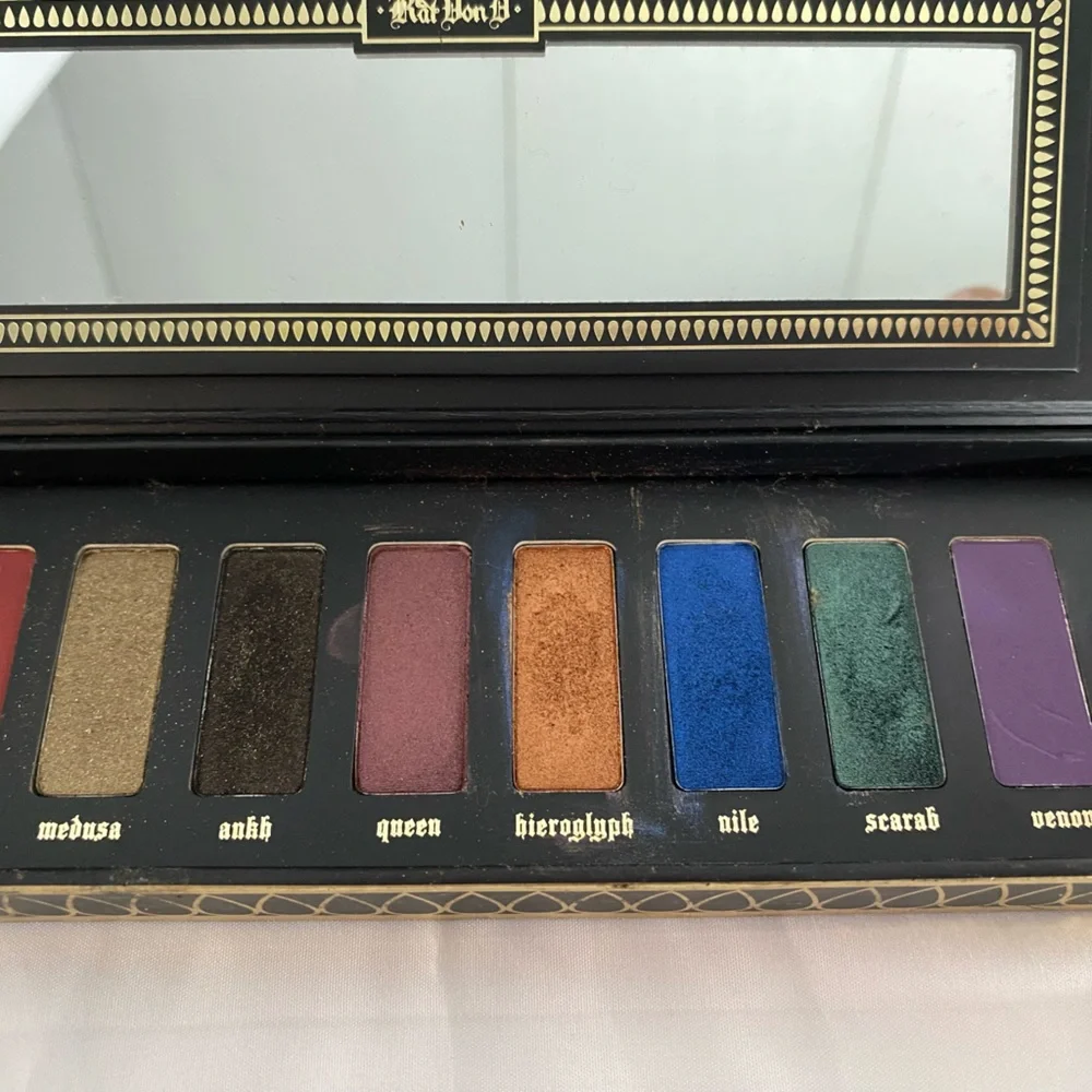 KVD Kat Von D Serpentina Eyeshadow Palette Limited Edition Goth Grunge Jewel